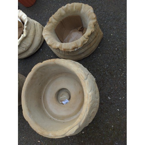 127 - Pair of acanthus decorated concrete planters D41cm x H40cm