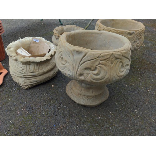 128 - Pair of concrete large sack planters D41cm x H24cm