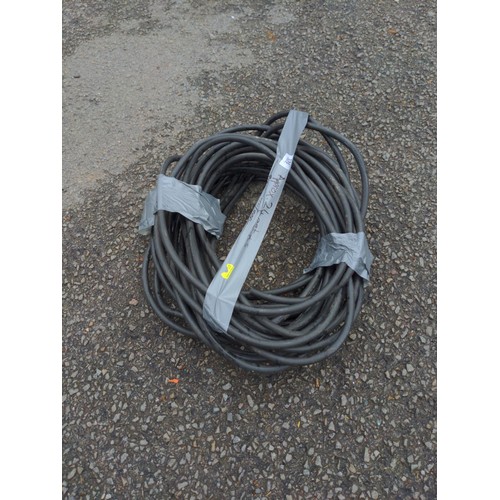 143 - Approx 24 meters of 3 core outdoor armoured cable, 600/1000 volts