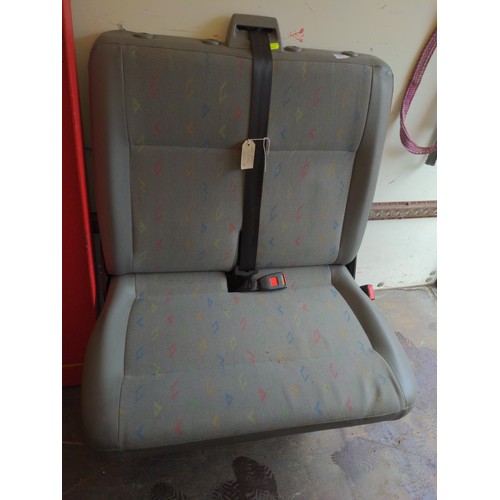 183 - VW T5 double front seat, missing headrests