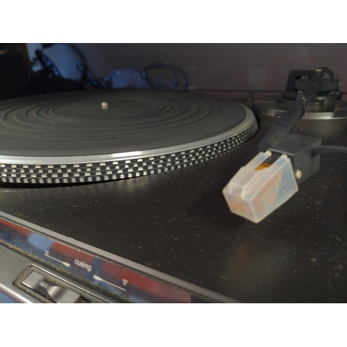 206 - Technic amp SU-600 & technics turntable SL-BD22