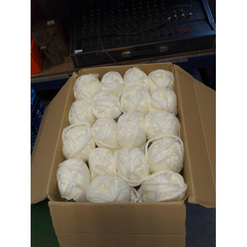 222 - 34 white 50g yarn balls 