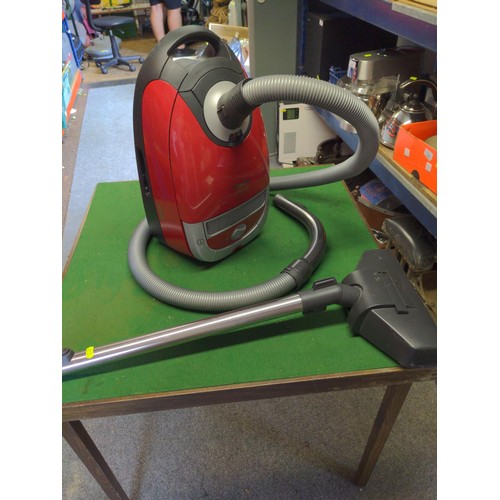 245 - Miele complete c2 cat and dog proline vacuum cleaner  