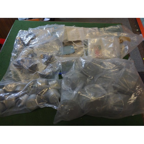 259 - Quantity of small and larger Breather filters Part number LBGHPM + Voith torque limiter +other items... 