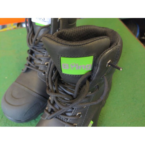 305 - Pair of size 9 Boing safety force 10 Burrator boots