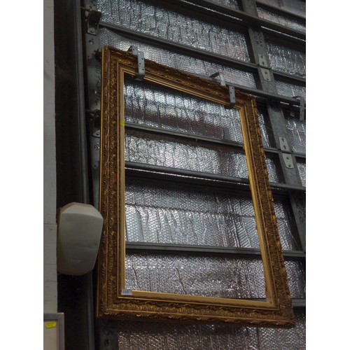 440 - Large gilt frame W108 L77.5 and internal W91 L58.5 cm