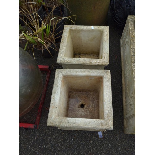 86 - 2 x square concrete plater 30cm x 30cm x H28cm 