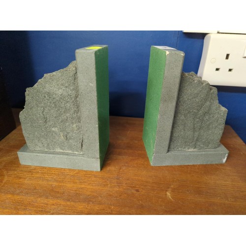 442 - 2 metamorphic rock (possibly slate) bookends. H15.5cm