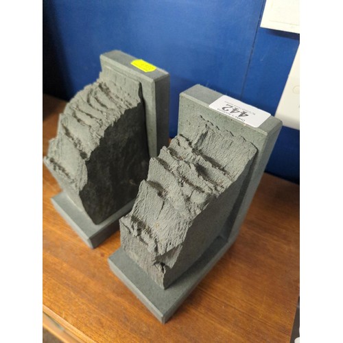 442 - 2 metamorphic rock (possibly slate) bookends. H15.5cm