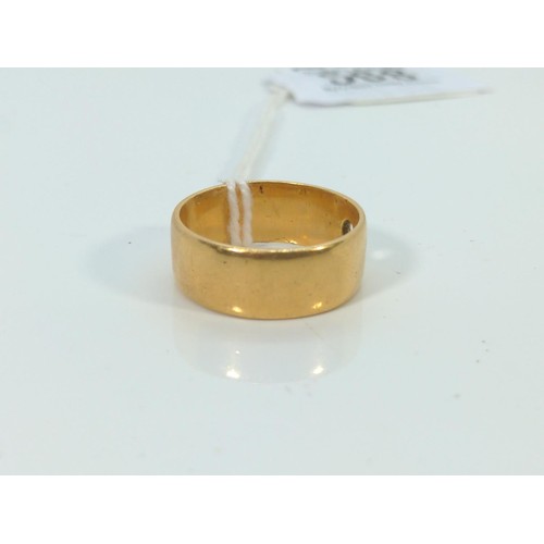 568 - 18ct gold (scrap) ring, gross weight 8.7 grams