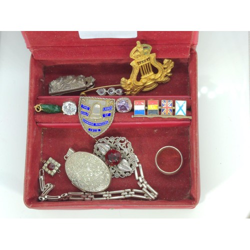 583 - Collection of mixed jewellery in red box, including silver, white metal, pendant with 9ct gold bale ... 