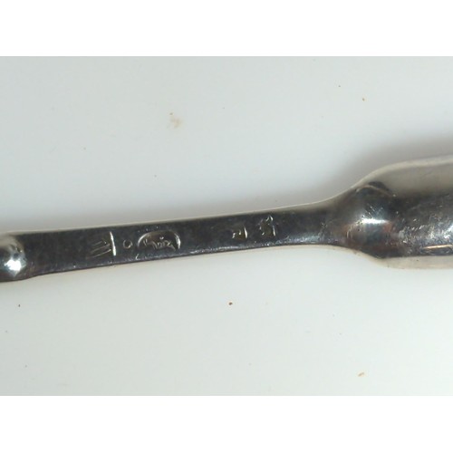 620 - Queen Anne silver marrow scoop, maker's mark indistinct, London 1707, length 20cm, 42 grams