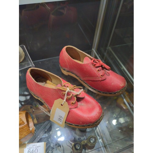 641 - A pair of child's red leather traditional Lancashire clogs, length 18.5cm