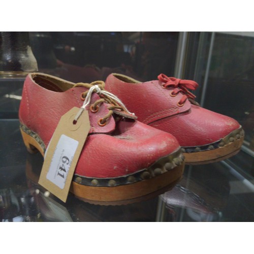 641 - A pair of child's red leather traditional Lancashire clogs, length 18.5cm