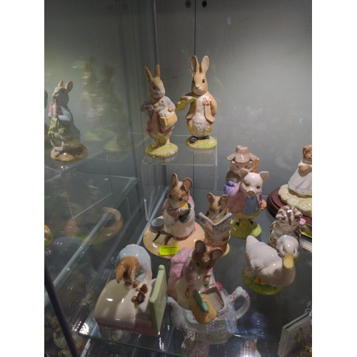 662 - Shelf of 15 Beswick Beatrix Potter figures inc Benjamin Bunny; Tabitha Twitchet & Miss Muppet; J... 