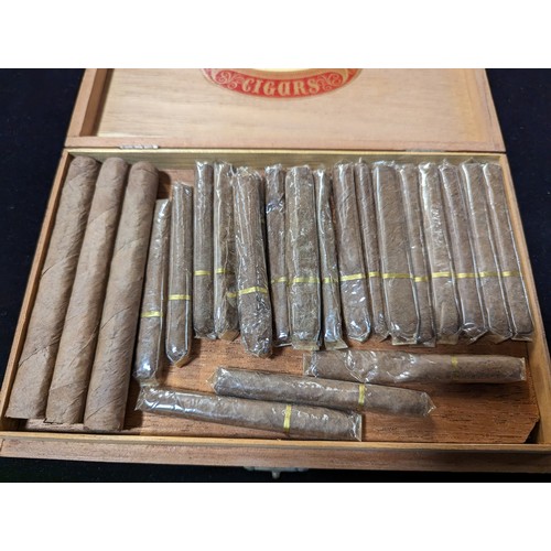 548 - Unsealed Jamaica Cigars El Cantara box containing large and small cigars over two layers