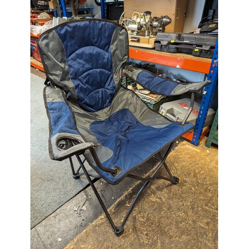 324 - 4 x foldup camping chairs