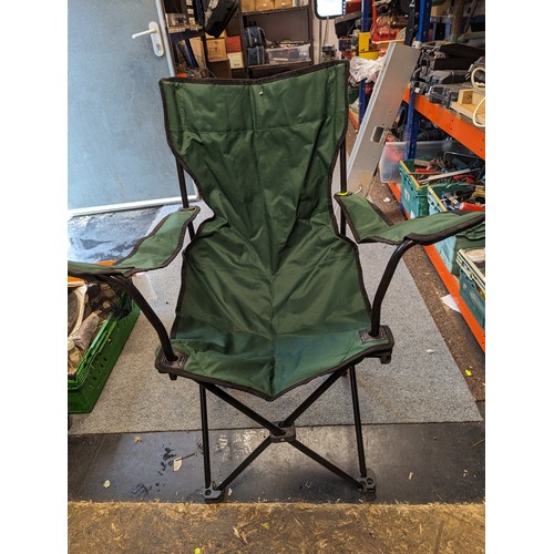 324 - 4 x foldup camping chairs