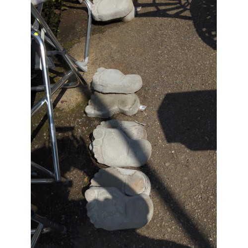 99 - 6 x concrete foot stepping stones 26cm x 16cm