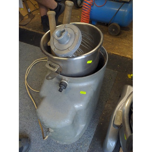 293 - Commercial Hobart mixer and mincer. (model A200 ML25097) Serial 97.075.370-T 220  -240 volt with pad... 