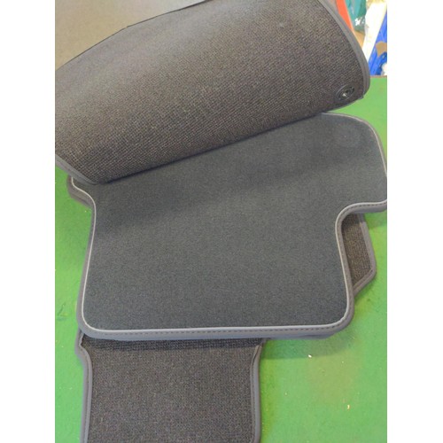 174 - 7 sets of car mats, for VW Beatle (2012-) VW Turan (2016-) etc.