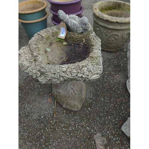 76 - Concrete log design bird bath with concrete bird 