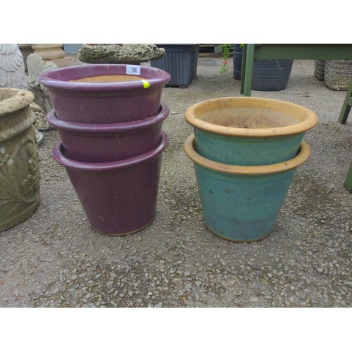 91 - 5 x glazed pots 3 purple, 2 green