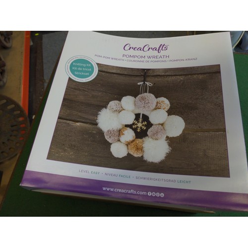 272 - Crea Crafts Pompom wreath set boxed