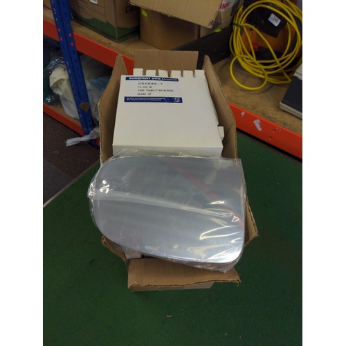 222 - box of surepart Ford transit 94> left hand mirror glass x 14