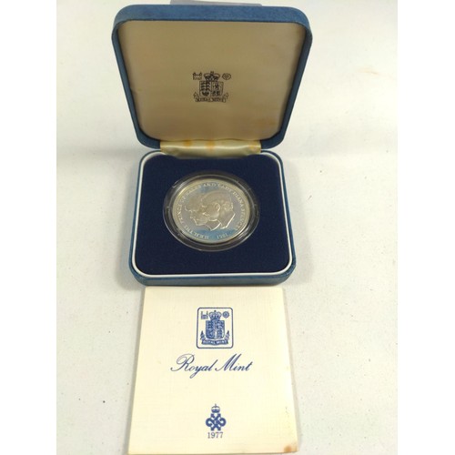 554A - Royal Mint silver proof coin commemorating the marriage of Prince of Wales and Lady Diana Spencer