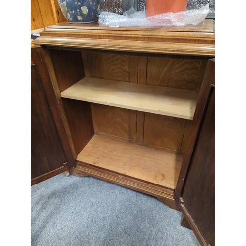 990 - 2 door hardwood cupboard with walnut veneer, 1 internal shelf, key in place & lockable. w 82 x d... 