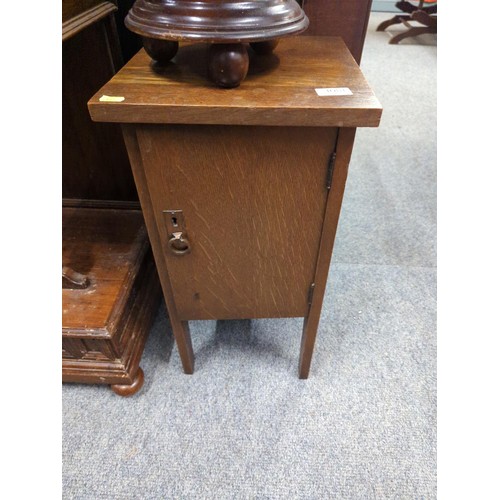 1081 - Standing oak smokers cabinet/ cupboard with place for pipes inside. W31 D31 H59cm