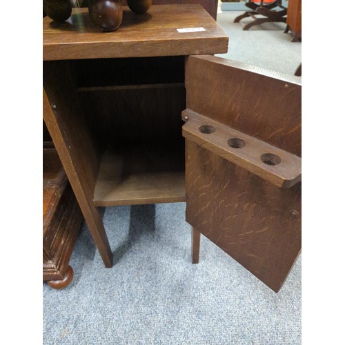 1081 - Standing oak smokers cabinet/ cupboard with place for pipes inside. W31 D31 H59cm