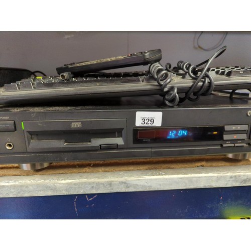 Commodore CDTV unit, together with remote control unit 252594-01 ...