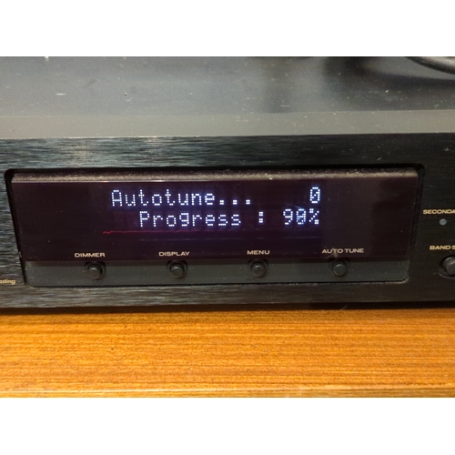 389 - Marantz ST7001 DAB/FM/AM Tuner