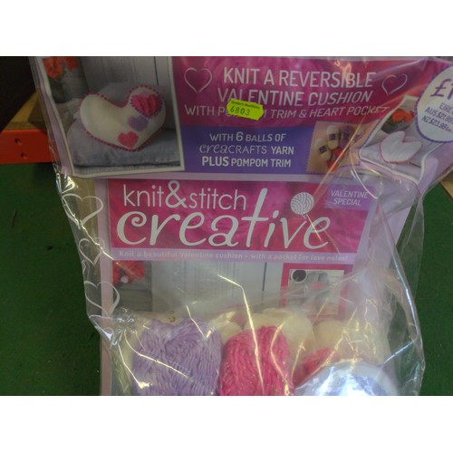 619 - 10x Knit & Stitch Valentine cushion kits