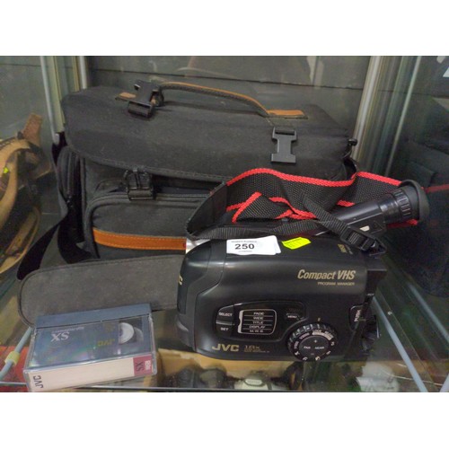 250 - JVC Compact VHS video camera GR-AX270, with some accessories and bag