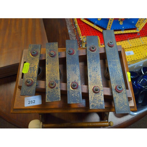 282 - 5 note xylophone style instrument with lovely tone