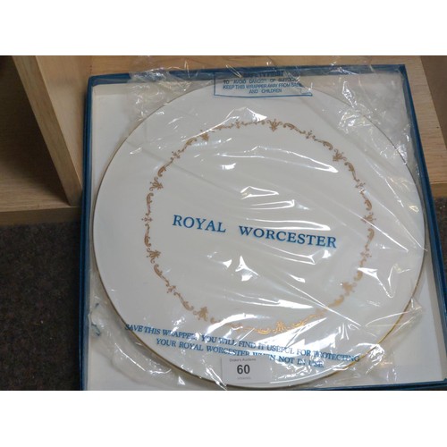 60 - Gold chantilly cake plate & 2 Worcester Evesham ware servers