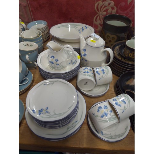 92 - Royal Doulton Minerva dinner service