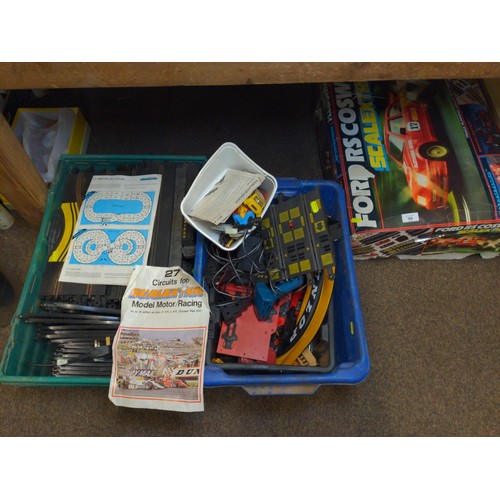 99 - Box of Scalextric with accessories & extra cars, working condition unknown