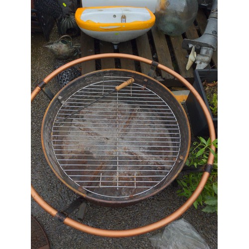 829 - Large metal fire pit BBQ, 91cm diameter, 43cm high