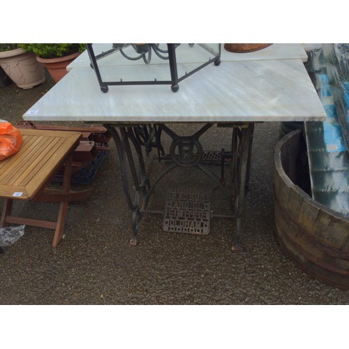 851 - Cast iron sewing treadle base (Bradbury) with marble top, 99cm wide, 43cm deep, 77cm high