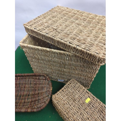 628 - Wicker box with smaller box & tray