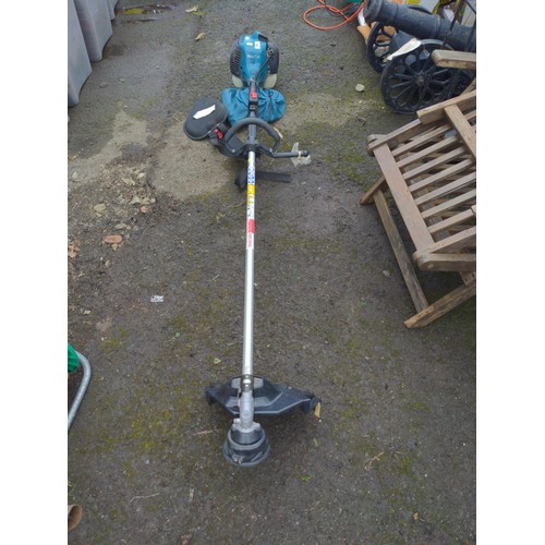 919 - Makita petrol strimmer, model DBC260L