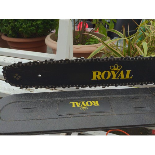 923 - Royal petrol chainsaw, RBK4645