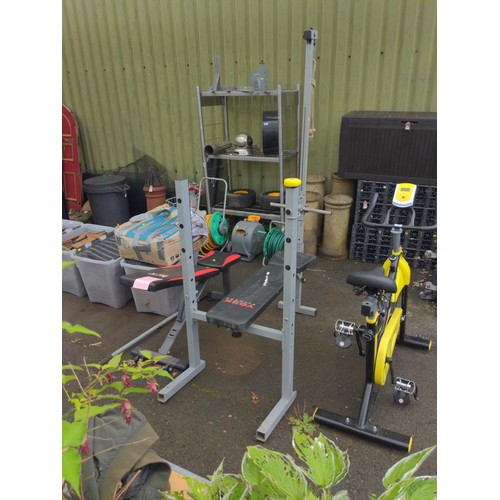 934 - Incline/decline bench together with incline bench with pull down accessory