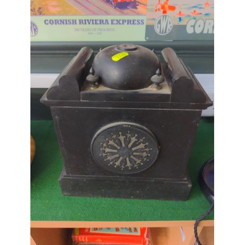 304 - Slate mantle clock. depth 15cm, height 28cm