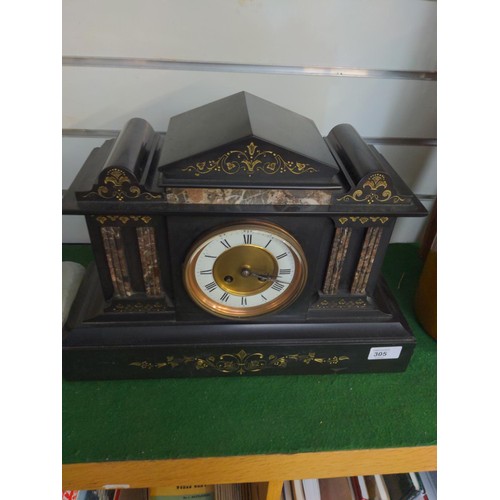 305 - Slate mantle clock with pendulum and key, width 41.5cm x depth 15.5cm x height 30cm.