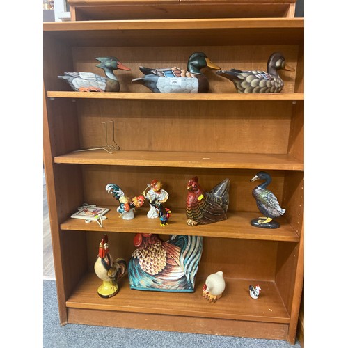 364 - Three shelves of interior decorators items, 4 wooden duck and several cockerel figures.